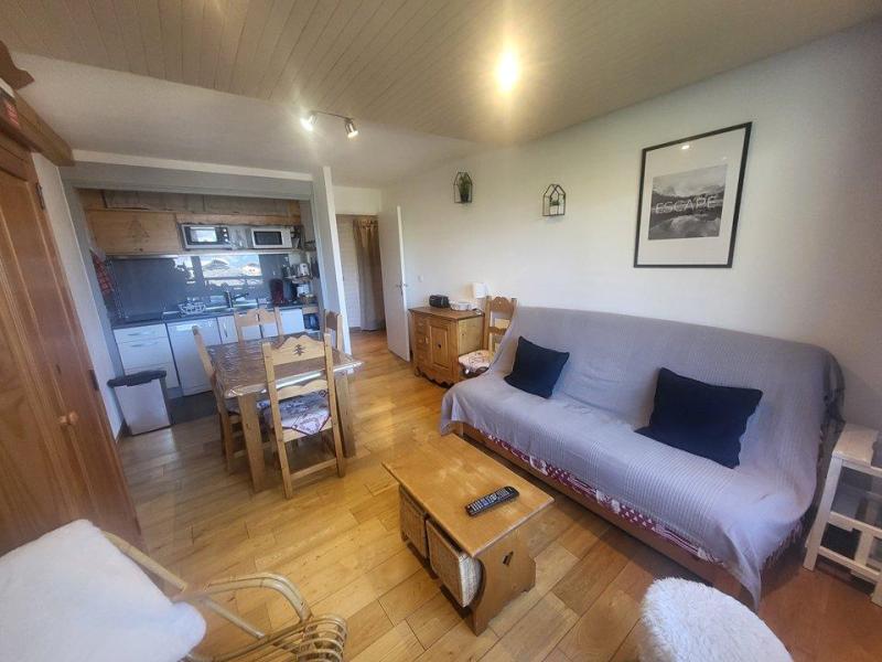 Rent in ski resort 2 room apartment sleeping corner 6 people (La hutzler) - Résidence la Loubatière - Montgenèvre - Living room