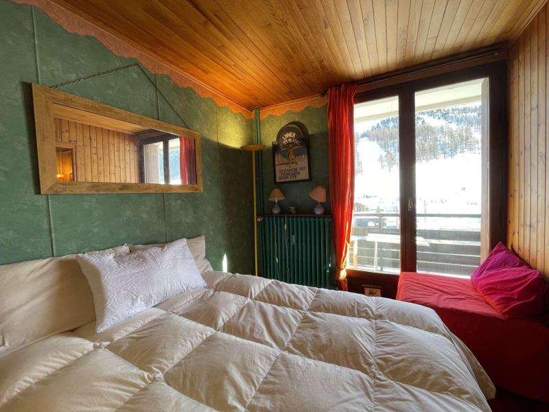 Rent in ski resort 2 room apartment sleeping corner 6 people (DOV) - Résidence le Transalpin - Montgenèvre - Bedroom