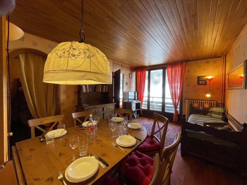 Rent in ski resort 2 room apartment sleeping corner 6 people (DOV) - Résidence le Transalpin - Montgenèvre - Living room