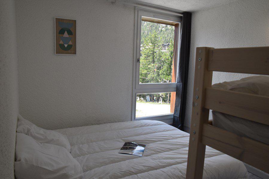 Rent in ski resort 2 room apartment 6 people (328) - Résidence les Chalmettes - Montgenèvre - Bedroom