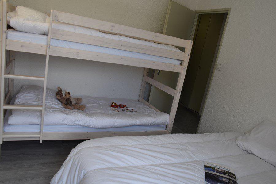 Rent in ski resort 2 room apartment 6 people (328) - Résidence les Chalmettes - Montgenèvre - Bedroom