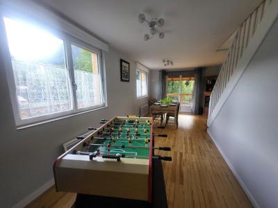 Rent in ski resort 5 room triplex chalet 8 people - Chalet Clarée - Montgenèvre - Baby-foot