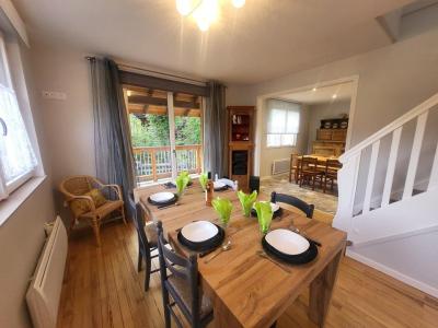 Rent in ski resort 5 room triplex chalet 8 people - Chalet Clarée - Montgenèvre - Dining area