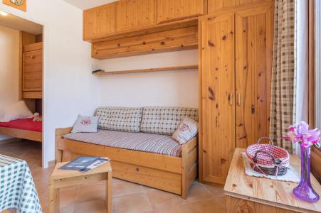 Rent in ski resort Studio sleeping corner 3 people (SEF205) - La Résidence le Picamont - Montgenèvre