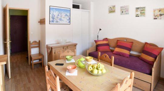 Rent in ski resort Studio cabin 5 people (NG11) - La Résidence Neige et Golf - Montgenèvre - Living room