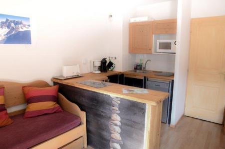 Rent in ski resort Studio cabin 5 people (NG11) - La Résidence Neige et Golf - Montgenèvre - Living room
