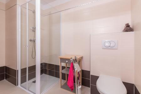 Rent in ski resort 4 room apartment 6 people (MANOMA) - Les Granges de Caterina - Montgenèvre - Shower room