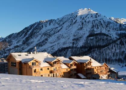 Аренда на лыжном курорте Résidence Boutique CGH Le Chalet des Dolines - Montgenèvre - зимой под открытым небом