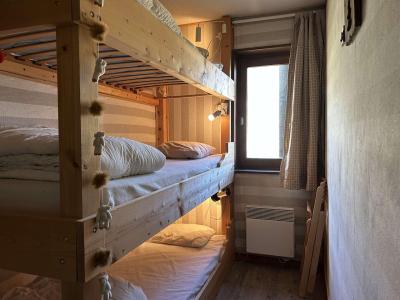 Rent in ski resort 3 room apartment 6 people (D451) - Résidence Chamoisière - Montgenèvre - Bunk beds