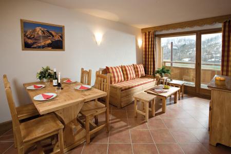 Rent in ski resort Résidence Club MMV le Hameau des Airelles - Montgenèvre - Living area