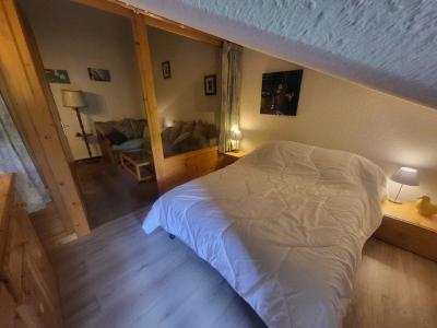 Rent in ski resort 4 room mezzanine apartment 6 people (A43) - Résidence la Ferme d'Augustin - Montgenèvre - Bedroom