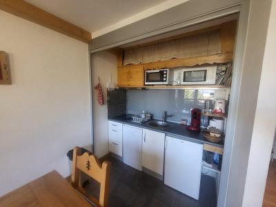Rent in ski resort 2 room apartment sleeping corner 6 people (La hutzler) - Résidence la Loubatière - Montgenèvre