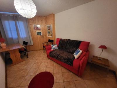 Rent in ski resort 2 room apartment sleeping corner 6 people (Labbe) - Résidence la Loubatière - Montgenèvre - Living room