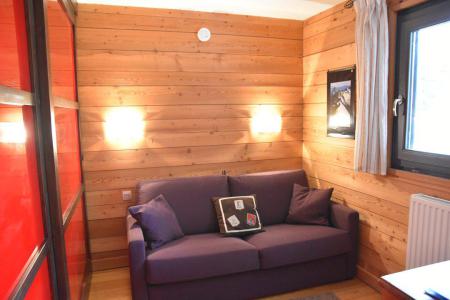 Rent in ski resort Studio sleeping corner 4 people (BLAYO) - Résidence la Loubatière - Montgenèvre - Living room