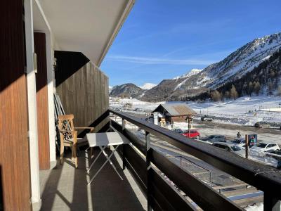 Rent in ski resort 2 room apartment sleeping corner 6 people (DOV) - Résidence le Transalpin - Montgenèvre - Winter outside
