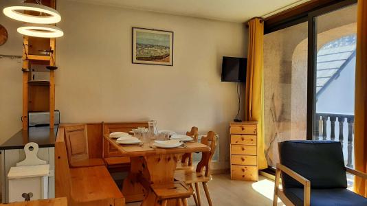 Rent in ski resort 3 room apartment 7 people (OTT10) - Résidence les Bardeaux - Montgenèvre - Living room