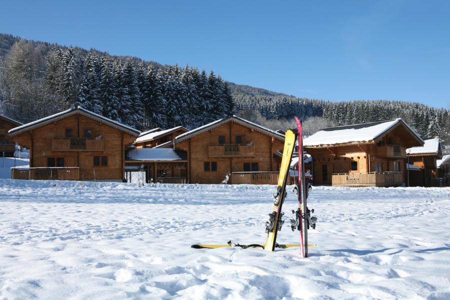 Location au ski Les Chalets du Bois de Champelle - Morillon - Extérieur hiver