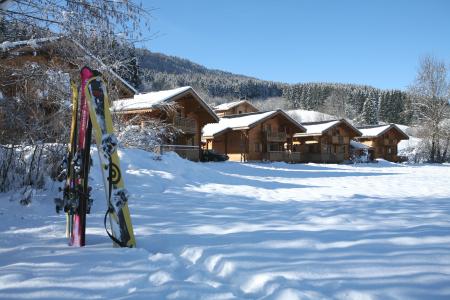 Location au ski Les Chalets du Bois de Champelle - Morillon - Extérieur hiver