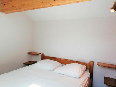 Rent in ski resort 4 room duplex apartment 8 people (220) - Résidence Criou - Morillon - Bedroom