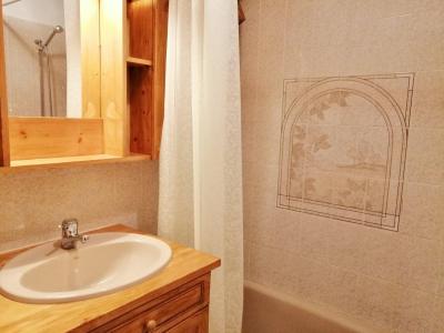 Rent in ski resort 2 room apartment 4 people (06) - Résidence Edelweiss - Morillon - Bath-tub