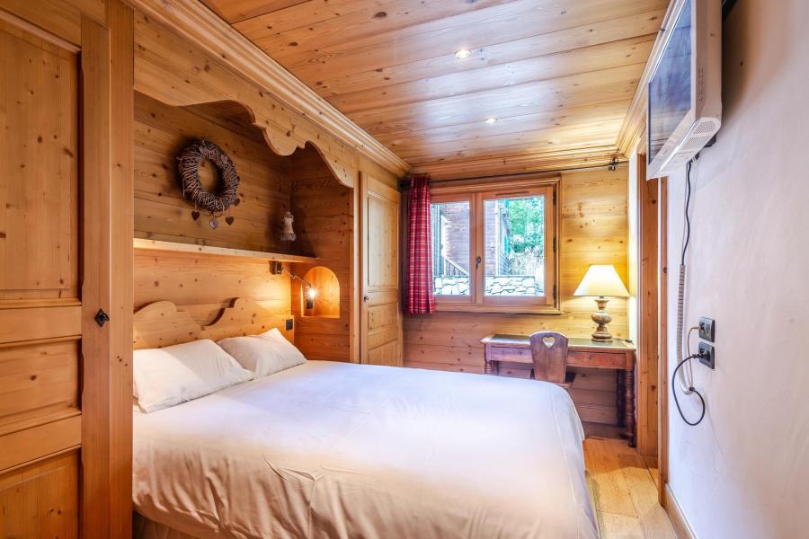 Rent in ski resort 7 room chalet 14 people - Chalet As de Coeur - Morzine - Bedroom