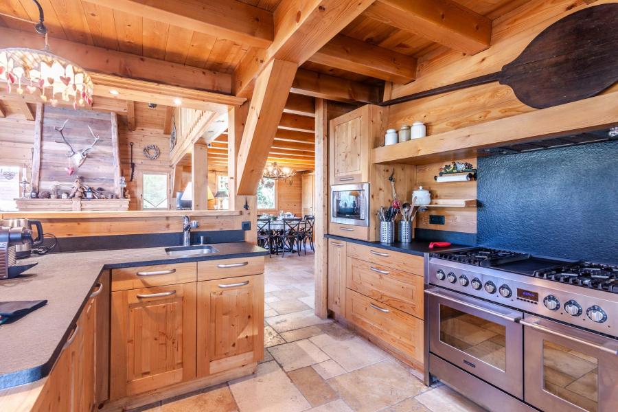 Rent in ski resort 7 room chalet 14 people - Chalet As de Coeur - Morzine - Living room