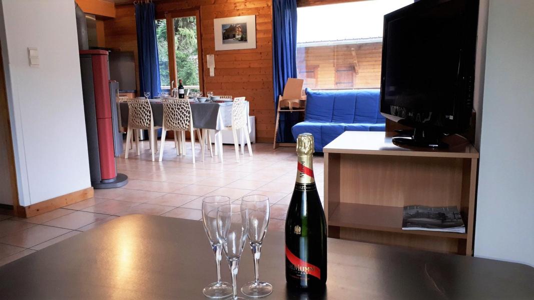 Wynajem na narty Apartament 3 pokojowy 6 osób (D) - Chalet Avoreaz - Morzine - Pokój gościnny