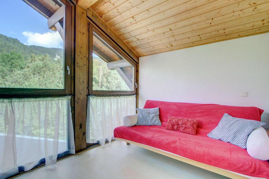 Rent in ski resort 10 room triplex chalet 17 people - Chalet Beauséjour - Morzine - Apartment