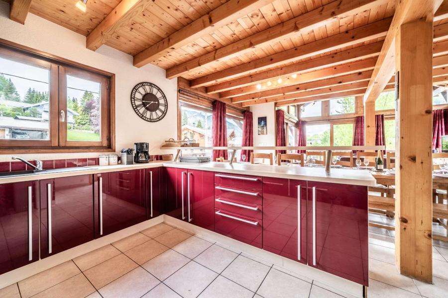 Rent in ski resort 10 room triplex chalet 17 people - Chalet Beauséjour - Morzine - Kitchenette