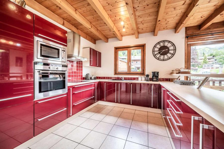 Rent in ski resort 10 room triplex chalet 17 people - Chalet Beauséjour - Morzine - Kitchenette