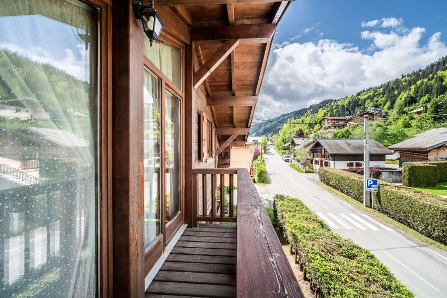 Rent in ski resort 10 room triplex chalet 17 people - Chalet Beauséjour - Morzine - Terrace