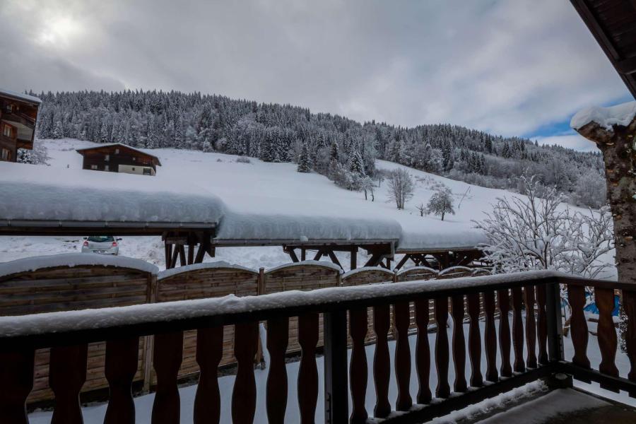 Rent in ski resort 5 room chalet 8 people - Chalet Fauvette - Morzine - Winter outside
