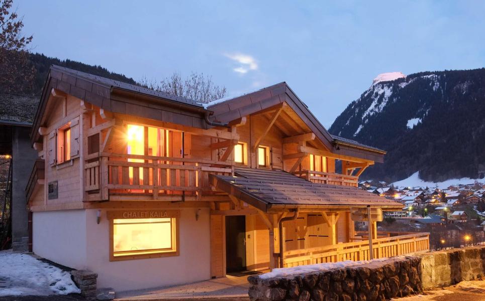 Rent in ski resort 5 room chalet 10 people - Chalet Kaïla - Morzine - Winter outside