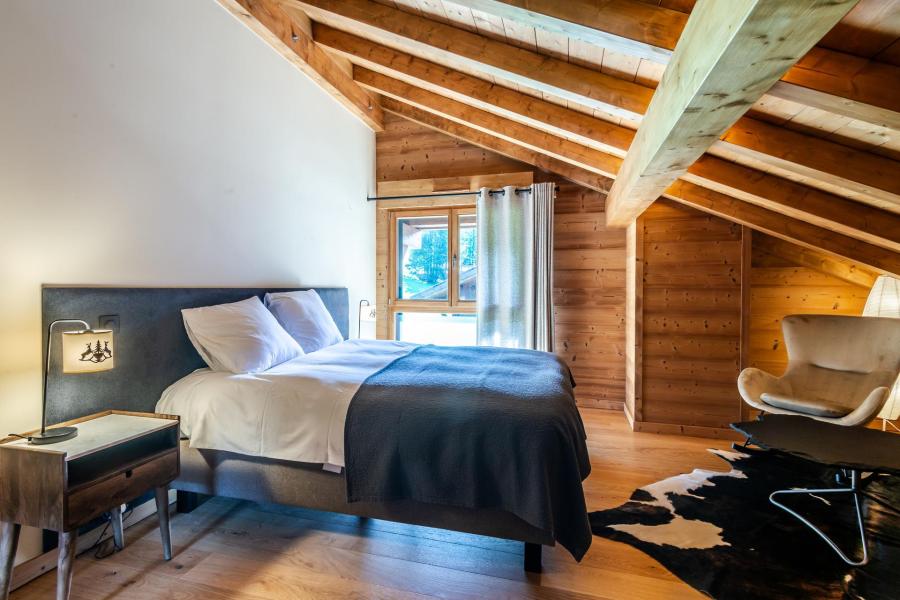 Rent in ski resort Semi-detached 5 room chalet 8 people - Chalet La Passionata - Morzine - Bedroom