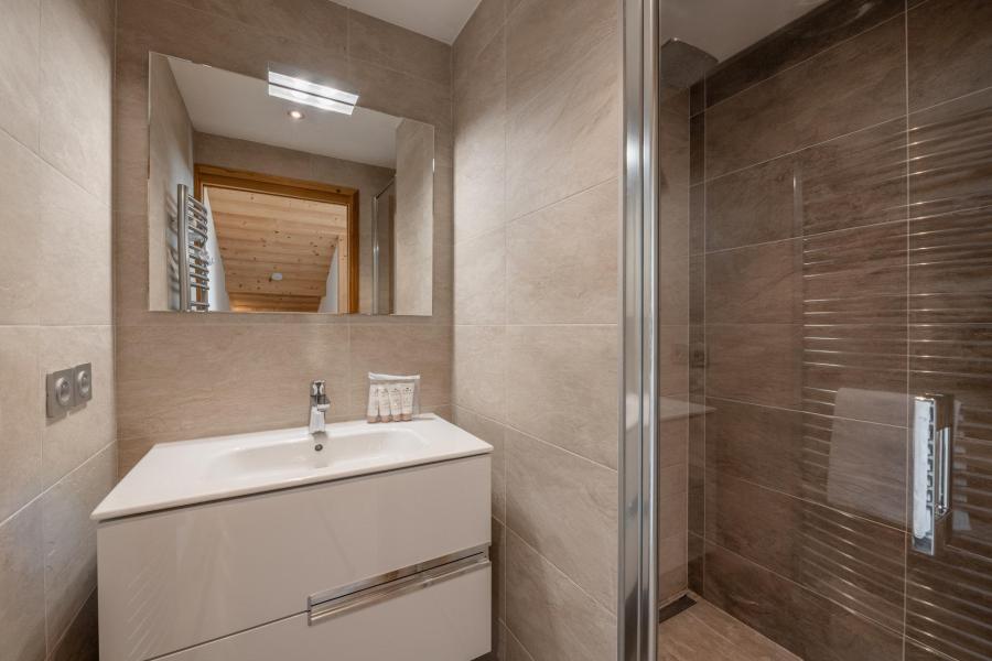 Rent in ski resort 5 room duplex apartment 9 people (A201) - Les Chalets de Joux Plane - Morzine - Shower room