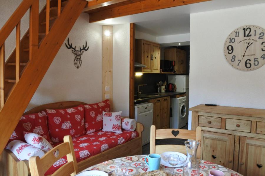 Rent in ski resort 2 room mezzanine apartment 6 people (2) - Résidence Alp'Airelles - Morzine - Living room