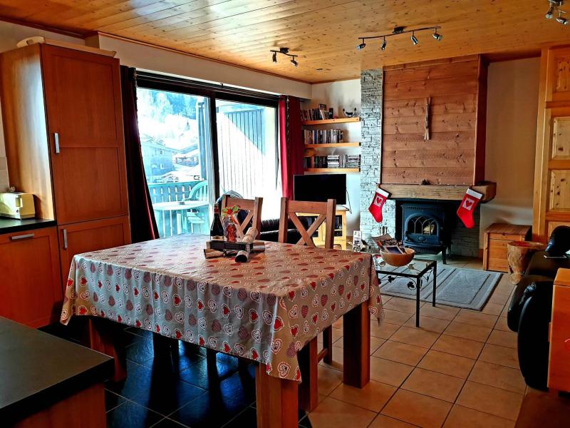 Ski verhuur Appartement 3 kamers 6 personen (2) - Résidence la Capitale 2 - Morzine - Woonkamer