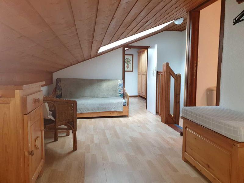 Location au ski Appartement 3 pièces 6 personnes (21) - Résidence le Vieux Moulin - Morzine - Mezzanine mansardée (-1,80 m)
