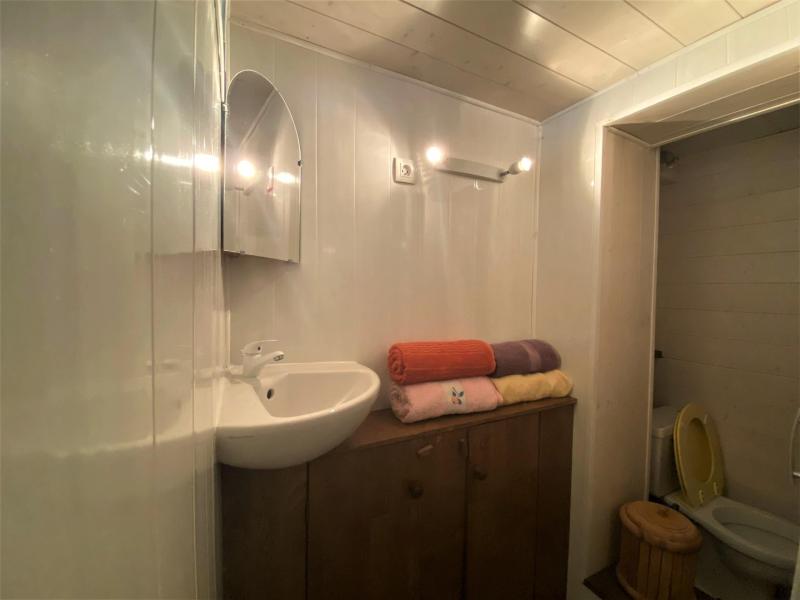 Rent in ski resort 2 room apartment 4 people (1) - Résidence Les Balluts - Morzine - Shower room