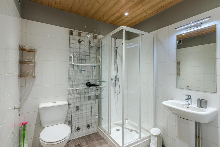 Rent in ski resort 5 room duplex apartment 10 people (4) - Résidence les Cordettes - Morzine - Shower room