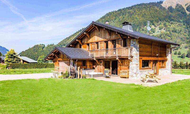 Rent in ski resort Résidence Solaurine - Morzine - Winter outside