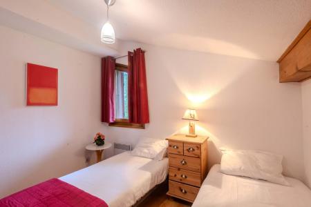 Rent in ski resort 6 room duplex apartment 9 people (4) - Chalet Ale - Morzine - Bedroom