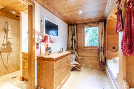 Rent in ski resort 7 room chalet 14 people - Chalet As de Coeur - Morzine - Bedroom