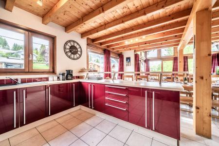 Rent in ski resort 10 room triplex chalet 17 people - Chalet Beauséjour - Morzine - Kitchenette