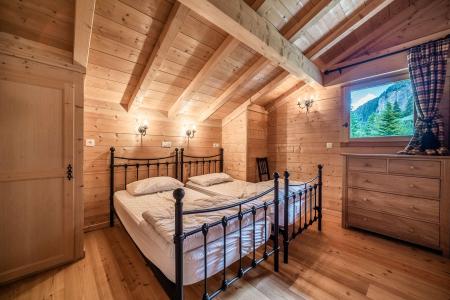 Rent in ski resort 8 room chalet 10 people - Chalet Evelyn - Morzine - Bedroom