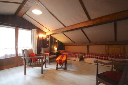 Rent in ski resort 2 room apartment sleeping corner 5 people (2) - Chalet les Triolets - Morzine - Living room