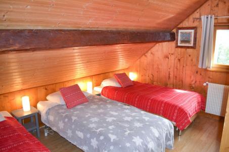 Rent in ski resort 5 room duplex apartment 10 people (3) - La Maison Rose - Morzine - Bedroom under mansard