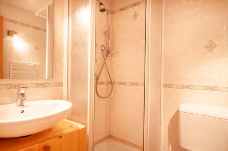 Rent in ski resort 3 room apartment 6 people (3) - Résidence la Ploche - Morzine - Shower room