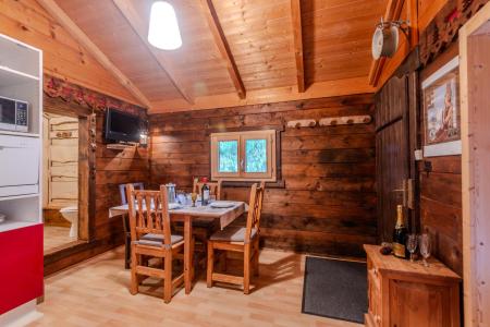 Rent in ski resort 3 room apartment 4 people (2) - Résidence Les Balluts - Morzine - Living room