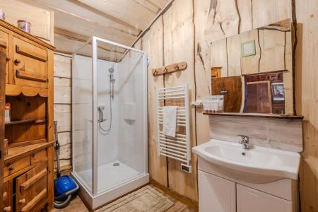 Rent in ski resort 3 room apartment 4 people (2) - Résidence Les Balluts - Morzine - Shower room